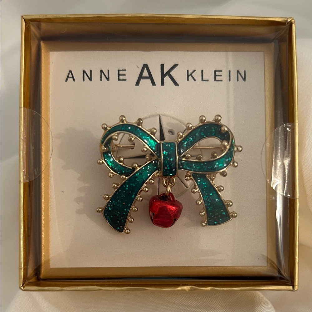 Christmas Bow Brooch with Bell